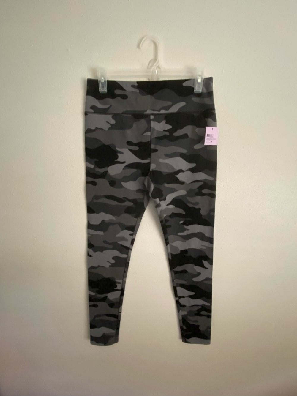 Wild Fable High Rise Leggings Size M Camouflage Print